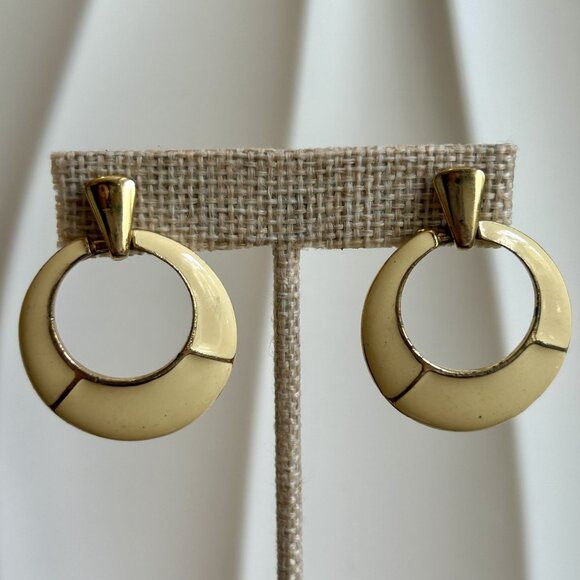 Earrings Off White Enamel Gold Hoops Dangle Drop Earrings Vintage 80s Cream - Picture 1 of 7